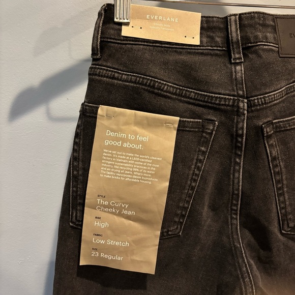 Everlane NWT Women's Black Curvy Cheeky Jean Size 23 - Picture 5 of 10